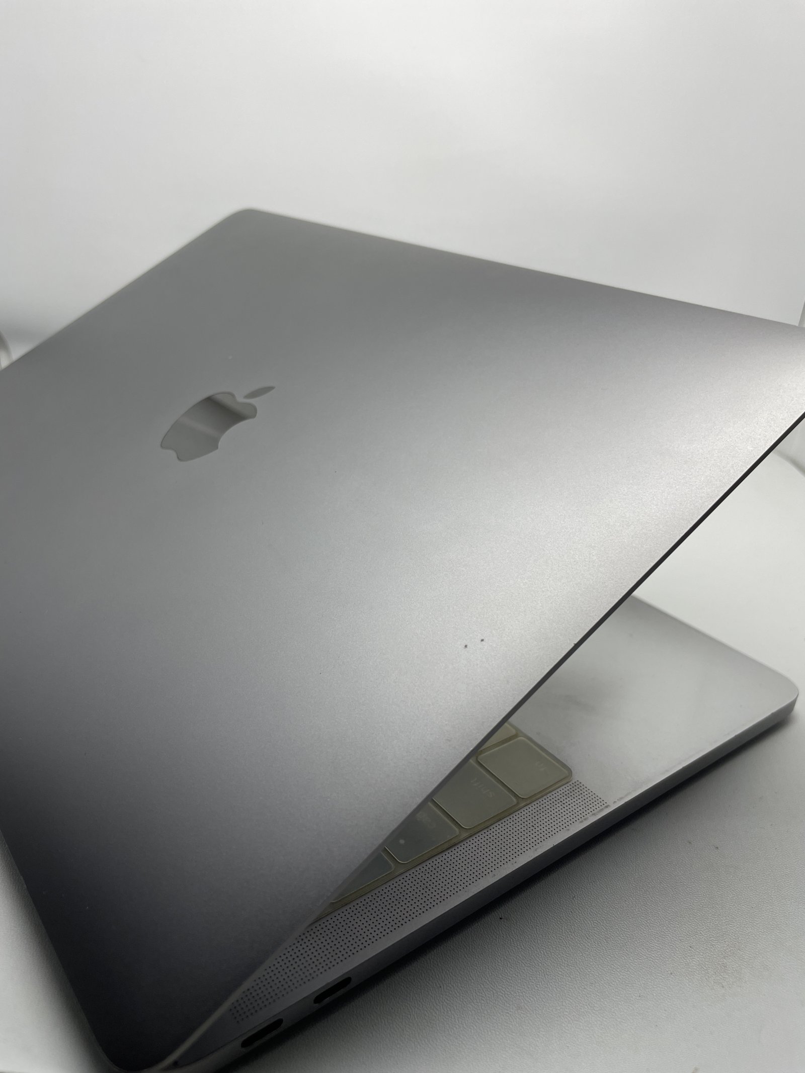 MacBook Pro 2017 16/256GB