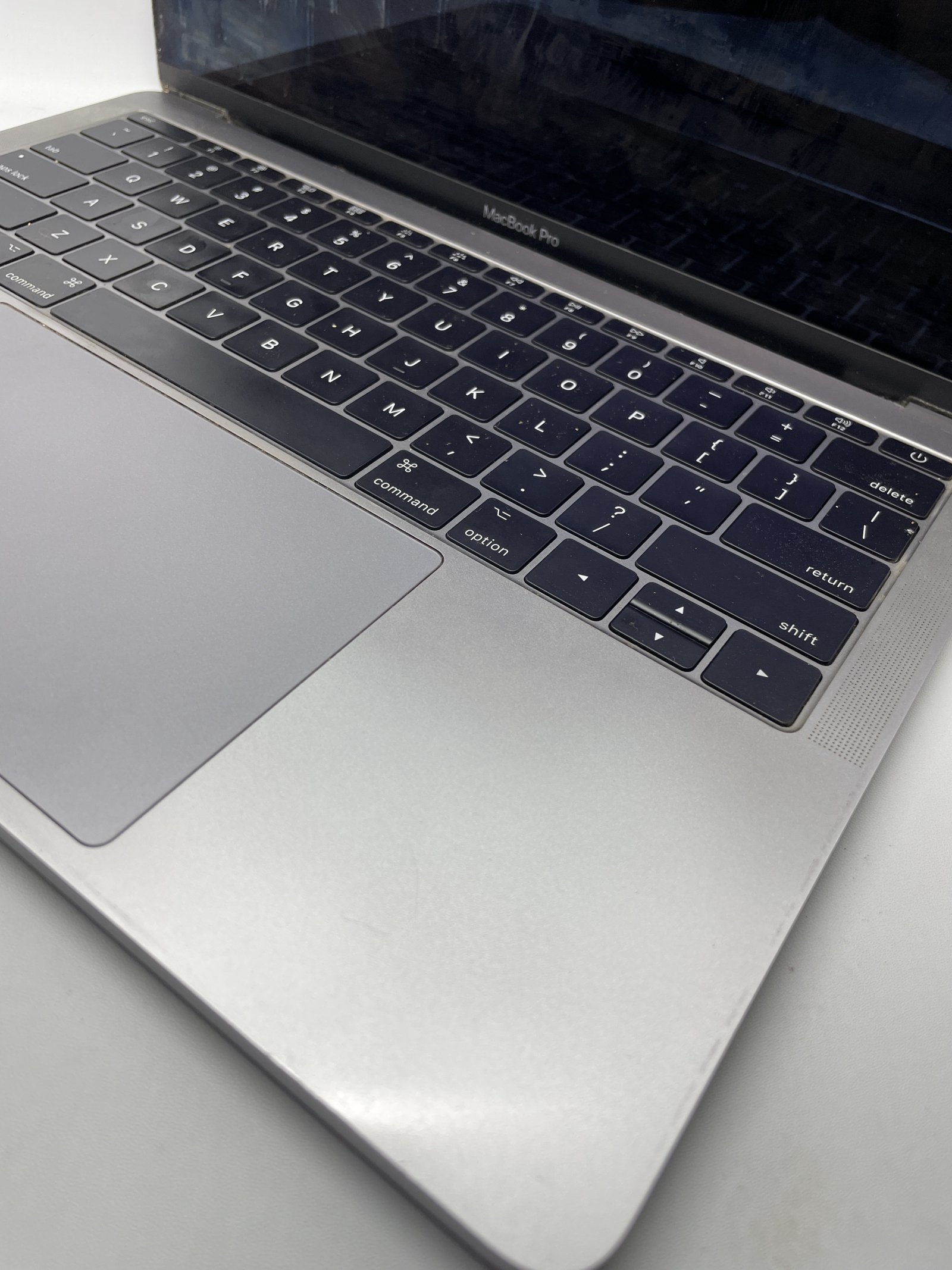 MacBook Pro 2017 16/256GB