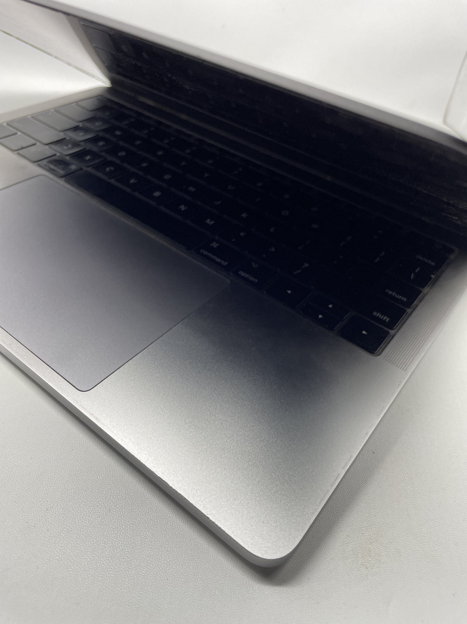 MacBook Pro 2017 16/256GB