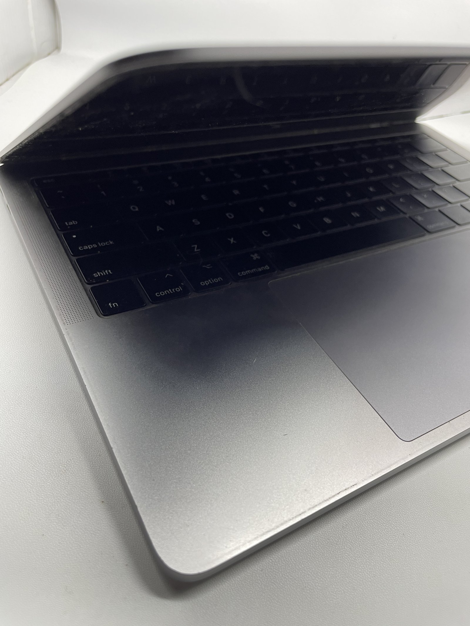 MacBook Pro 2017 16/256GB