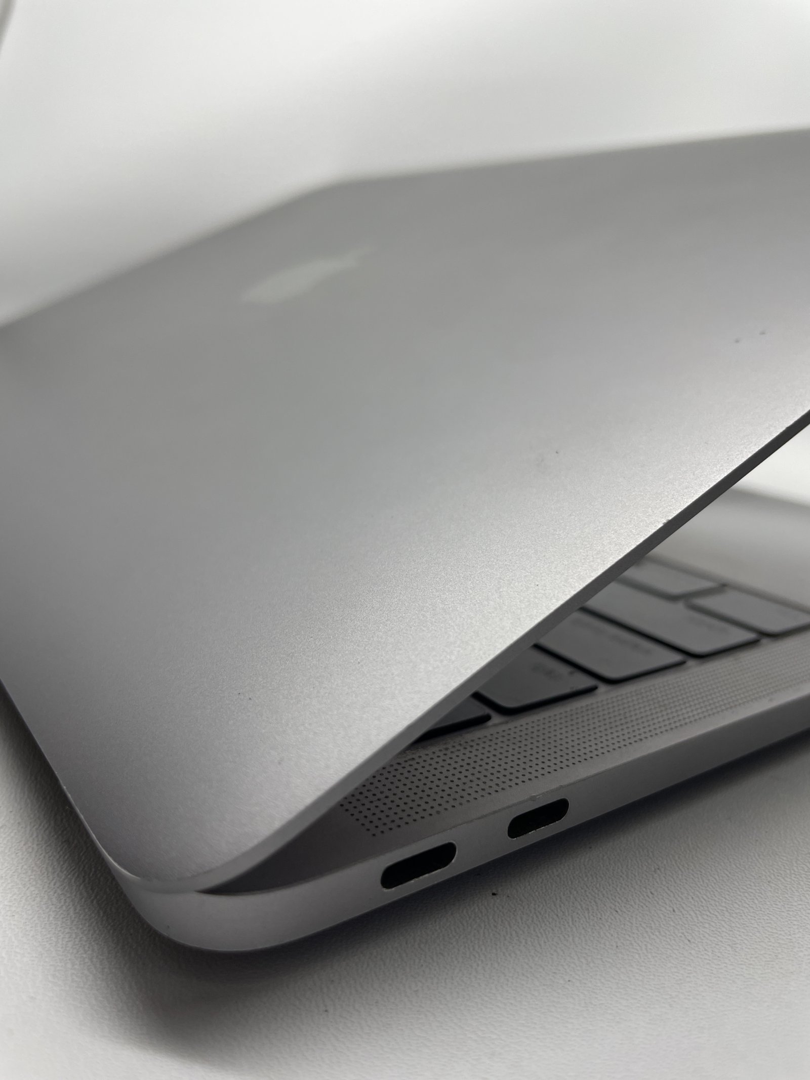 MacBook Pro 2017 16/256GB