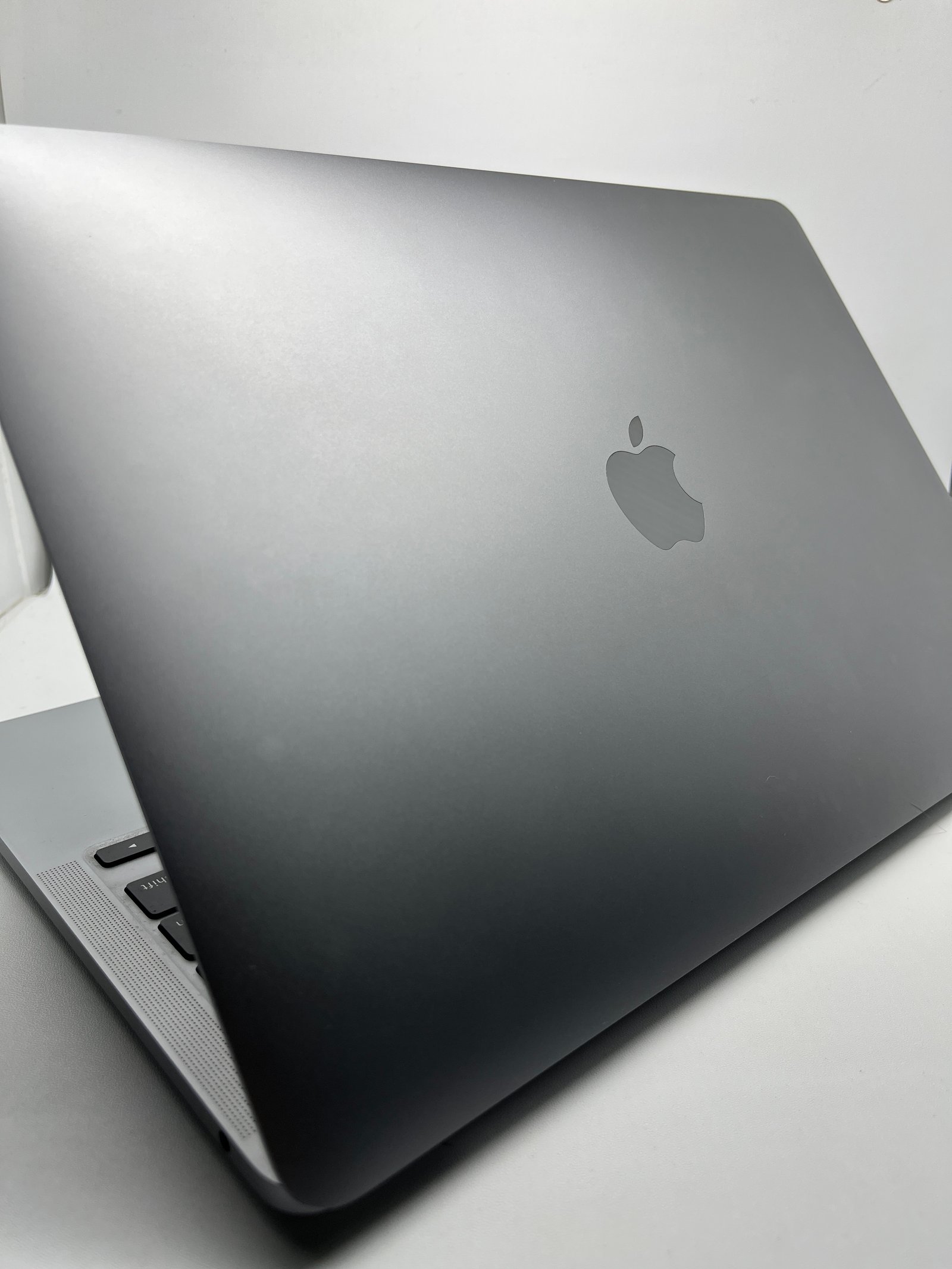 MacBook Pro M1 16/512