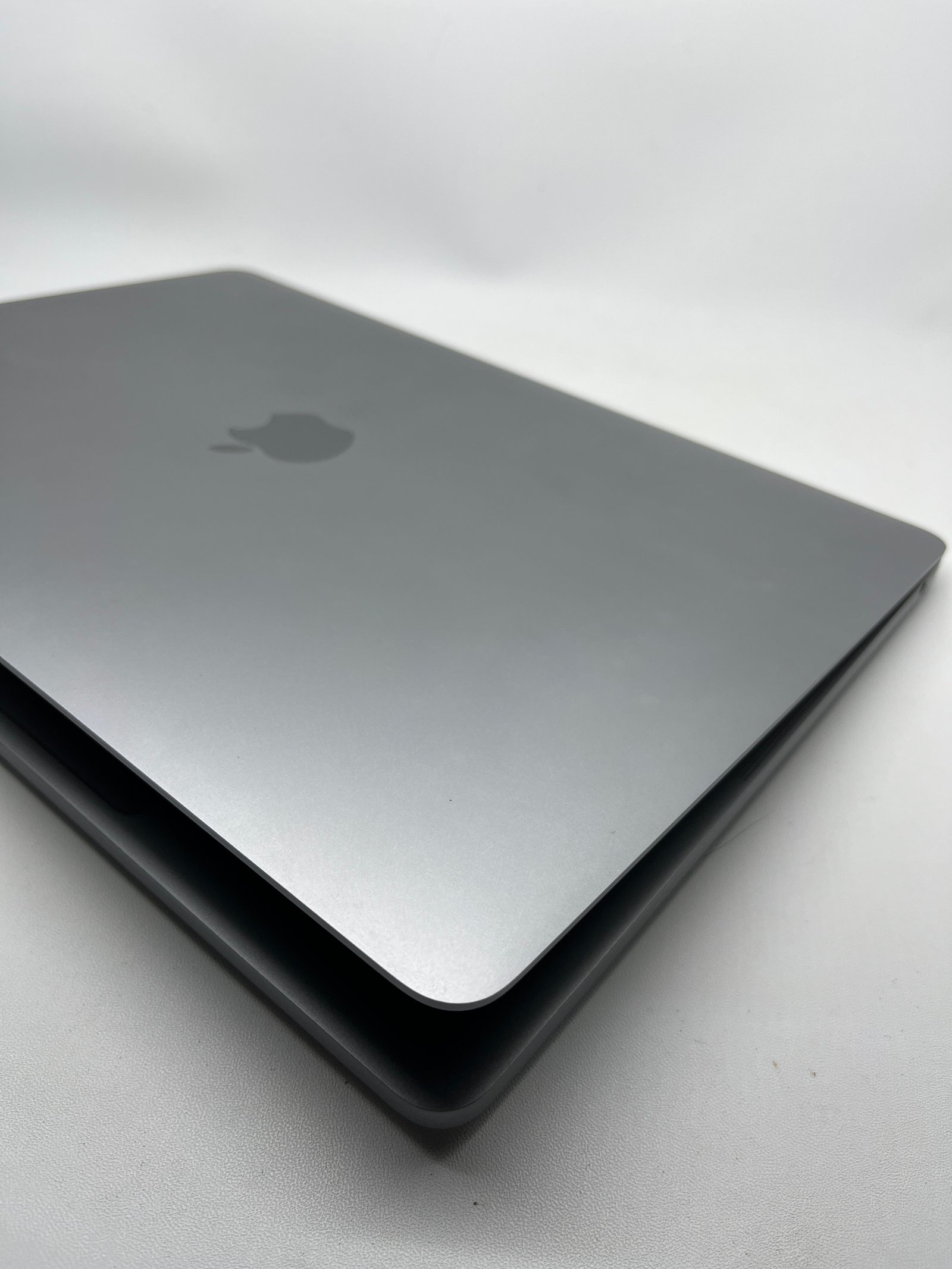 MacBook Pro M1 16/512