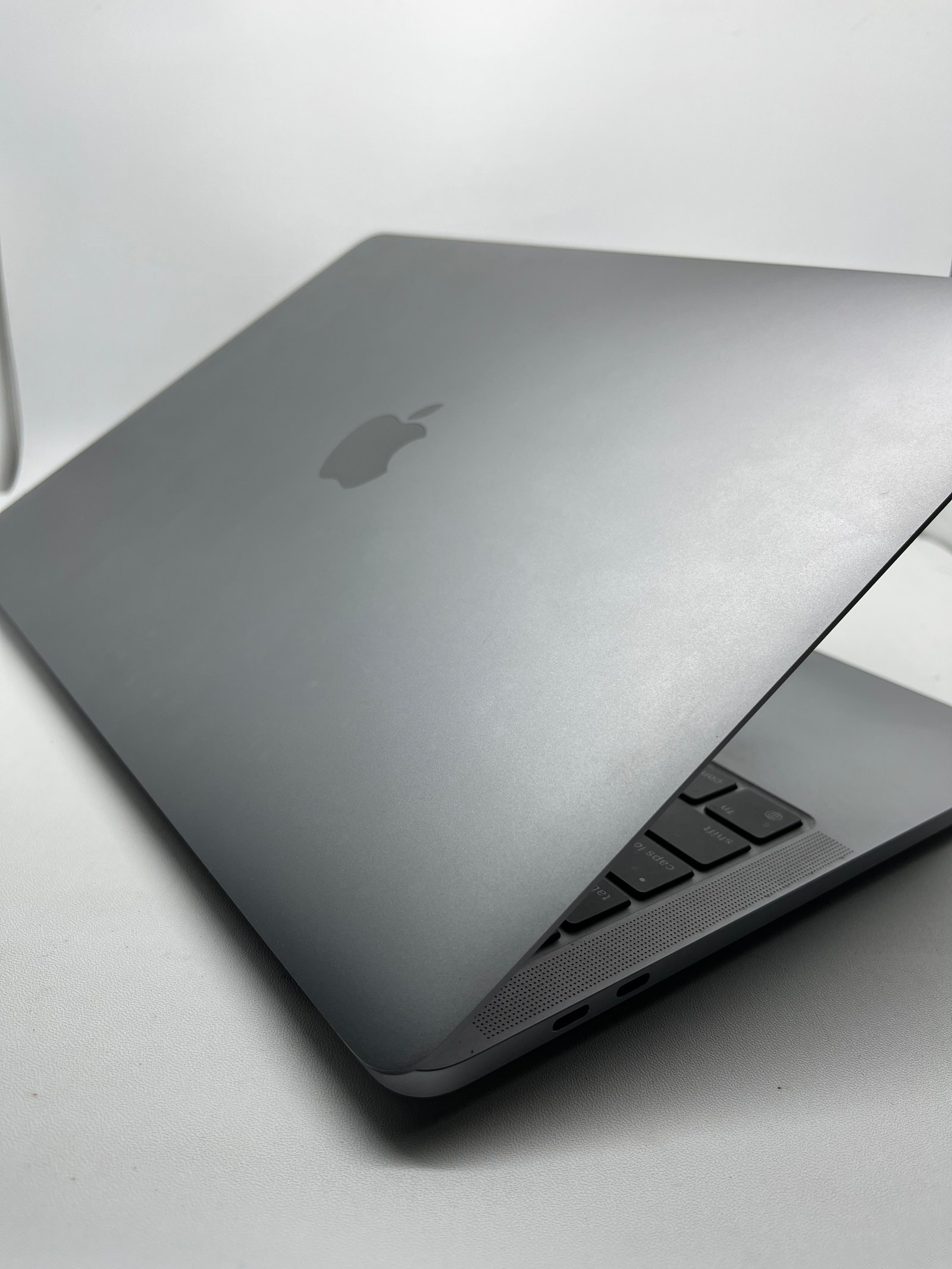 MacBook Pro M1 16/512
