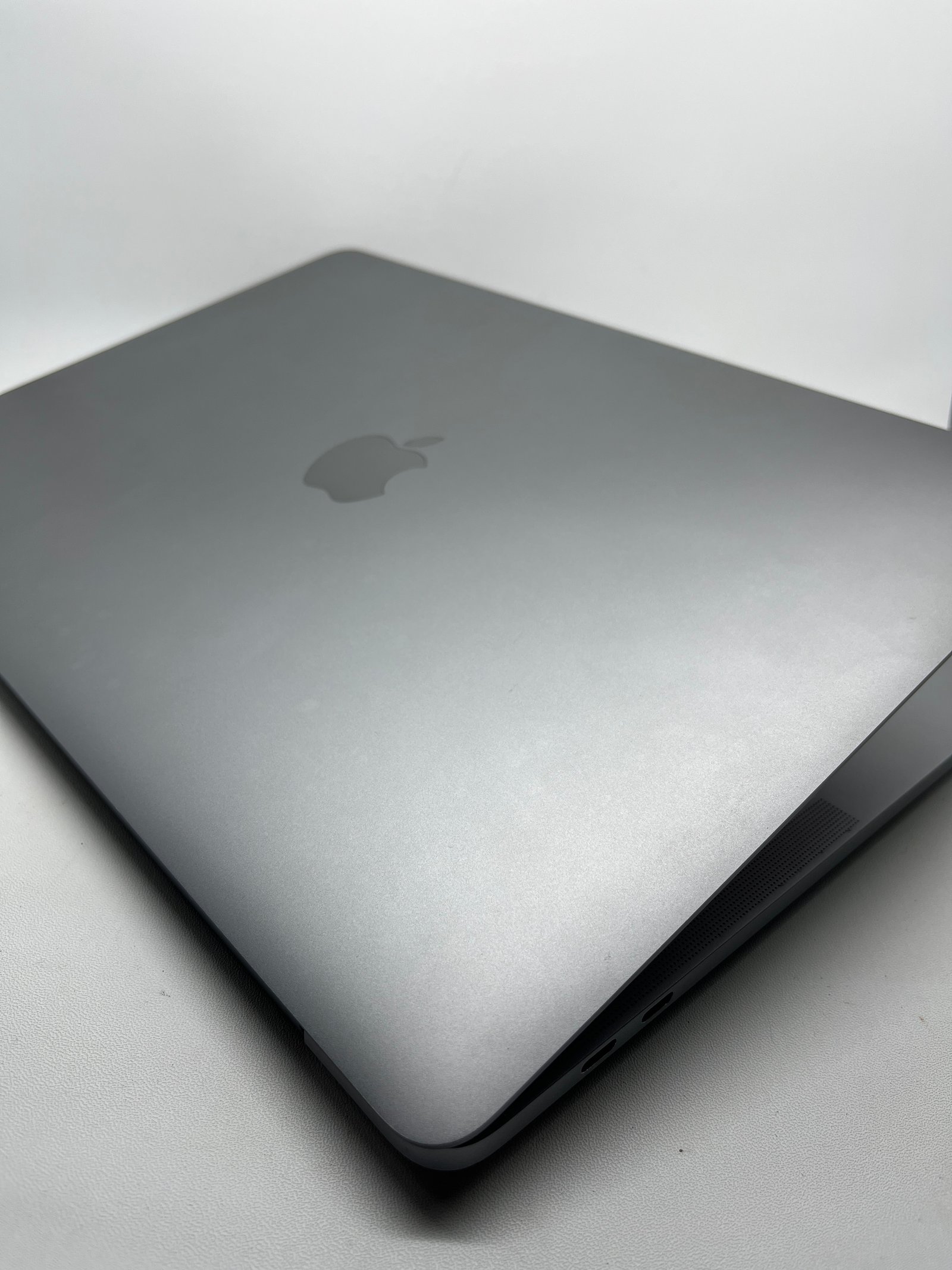 MacBook Pro M1 16/512