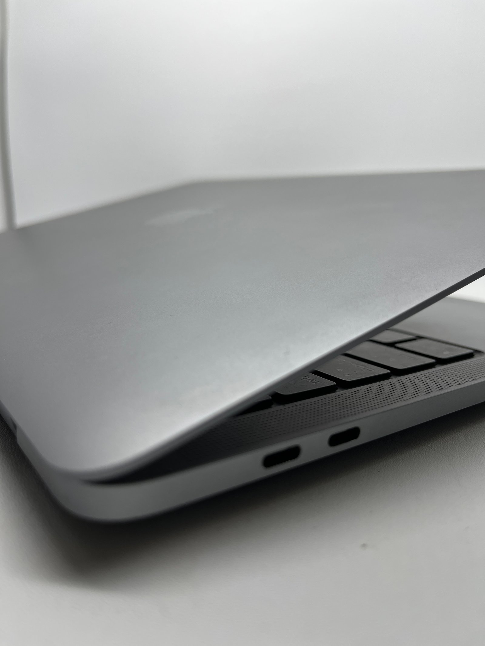 MacBook Pro M1 16/512